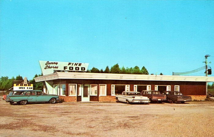 Sunny Shores Restaurant (Straslers Sunny Shores Restaurant) - Old Postcard